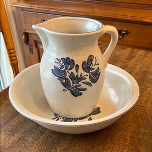 Pfaltzgraff yorktowne pitcher and bowl set